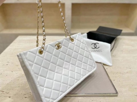 Chanel brand women handBag Made From Leather with chain shoulder -white -mirror original-Size 36*24
