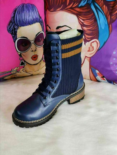 Half boot for women, strong fabric