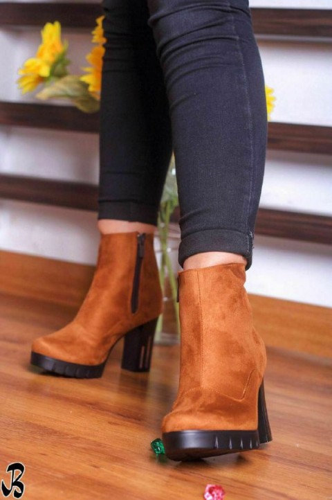 Half boot with heel 7 cm